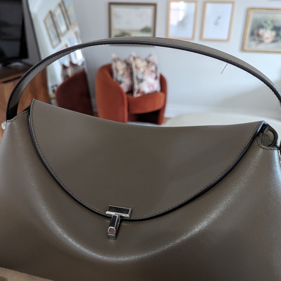 Toteme T Lock bag 1️⃣1️⃣0️⃣0️⃣ - Picture 11 of 16